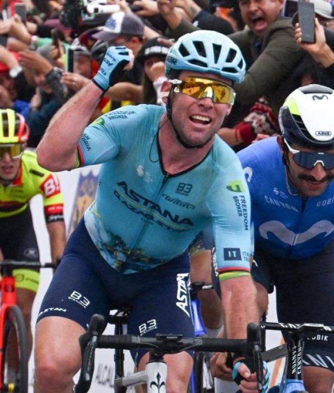 Tour de Hongrie: Mark Cavendish ottiene una sensazionale vittoria nello sprint della seconda tappa